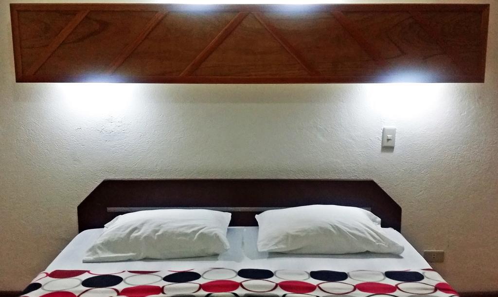 Bamboo Bungalows Resthouse Balabag (Boracay) Quarto foto