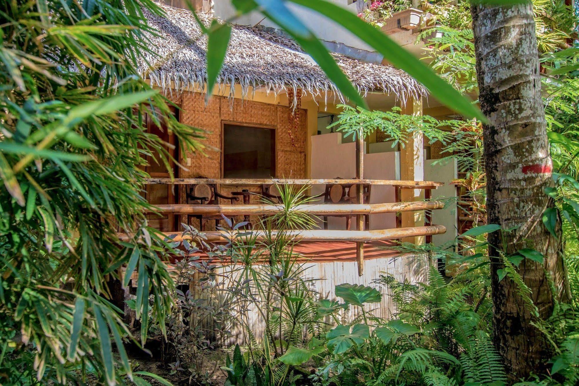Bamboo Bungalows Resthouse Balabag (Boracay) Exterior foto