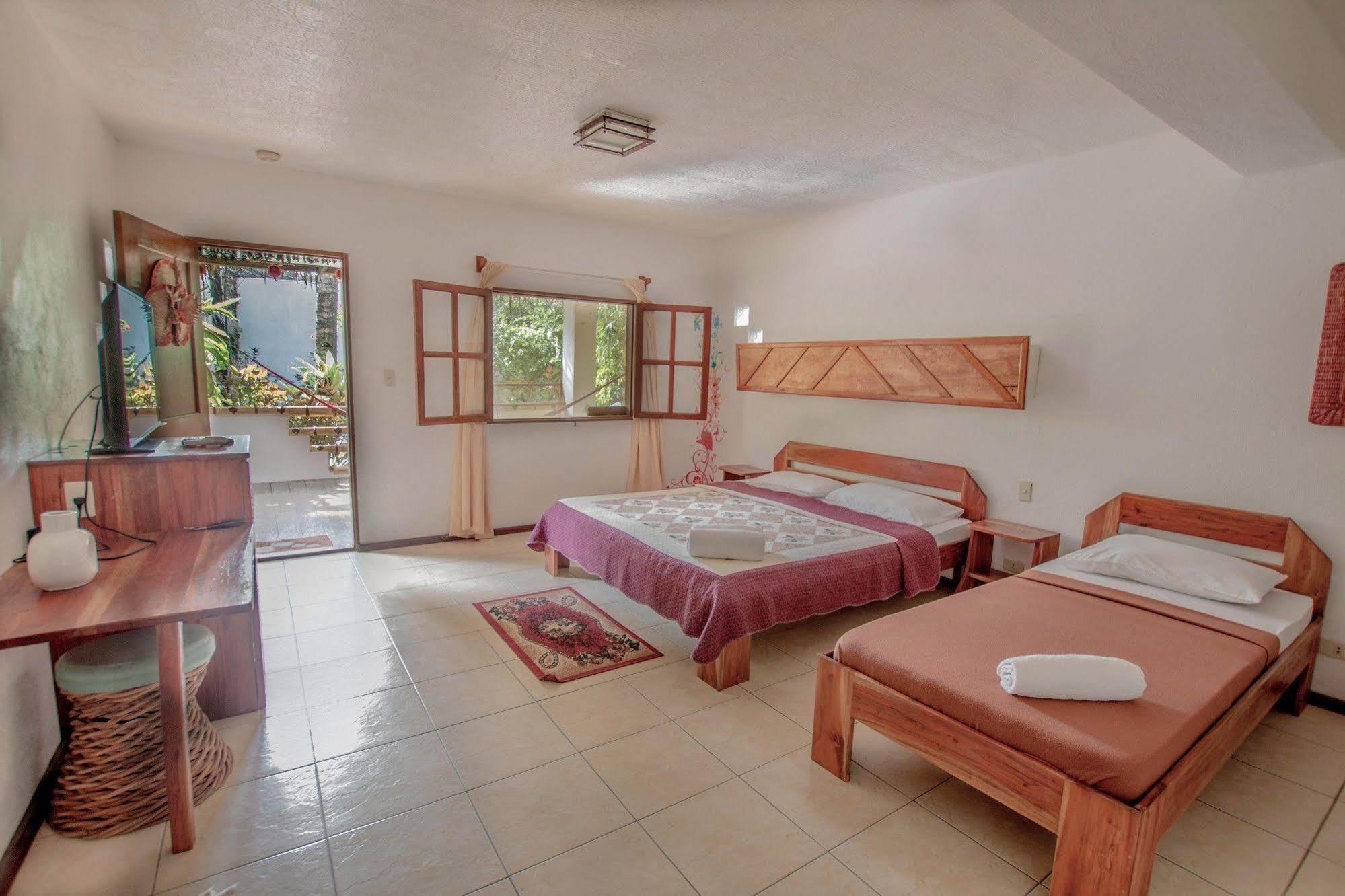Bamboo Bungalows Resthouse Balabag (Boracay) Exterior foto