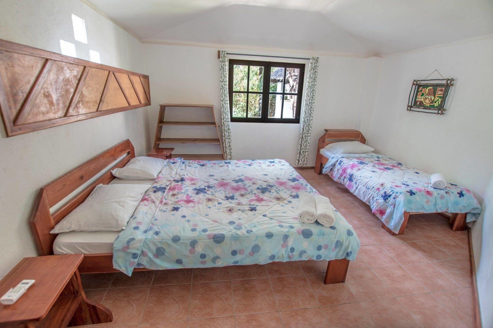 Bamboo Bungalows Resthouse Balabag (Boracay) Exterior foto