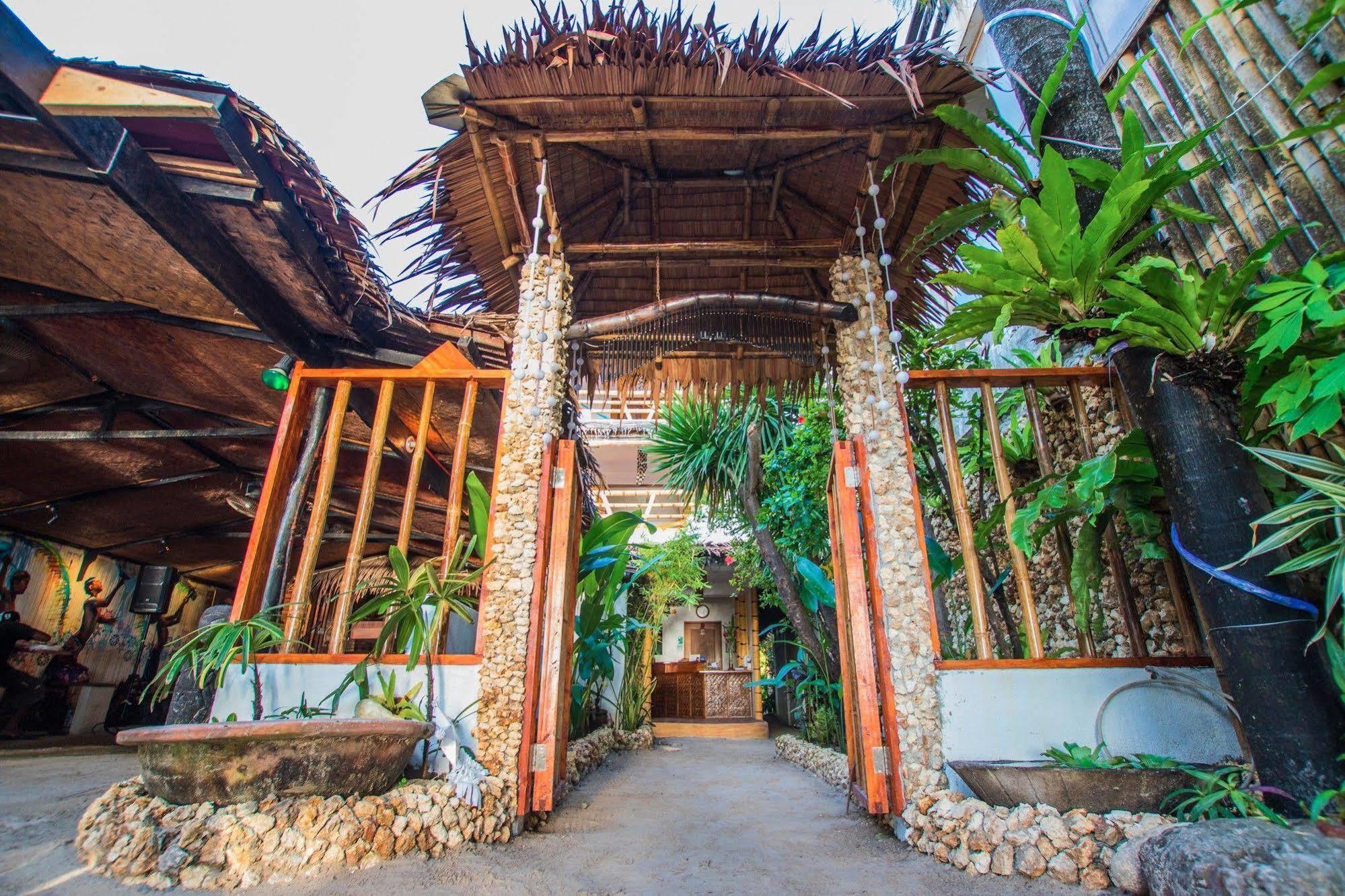 Bamboo Bungalows Resthouse Balabag (Boracay) Exterior foto