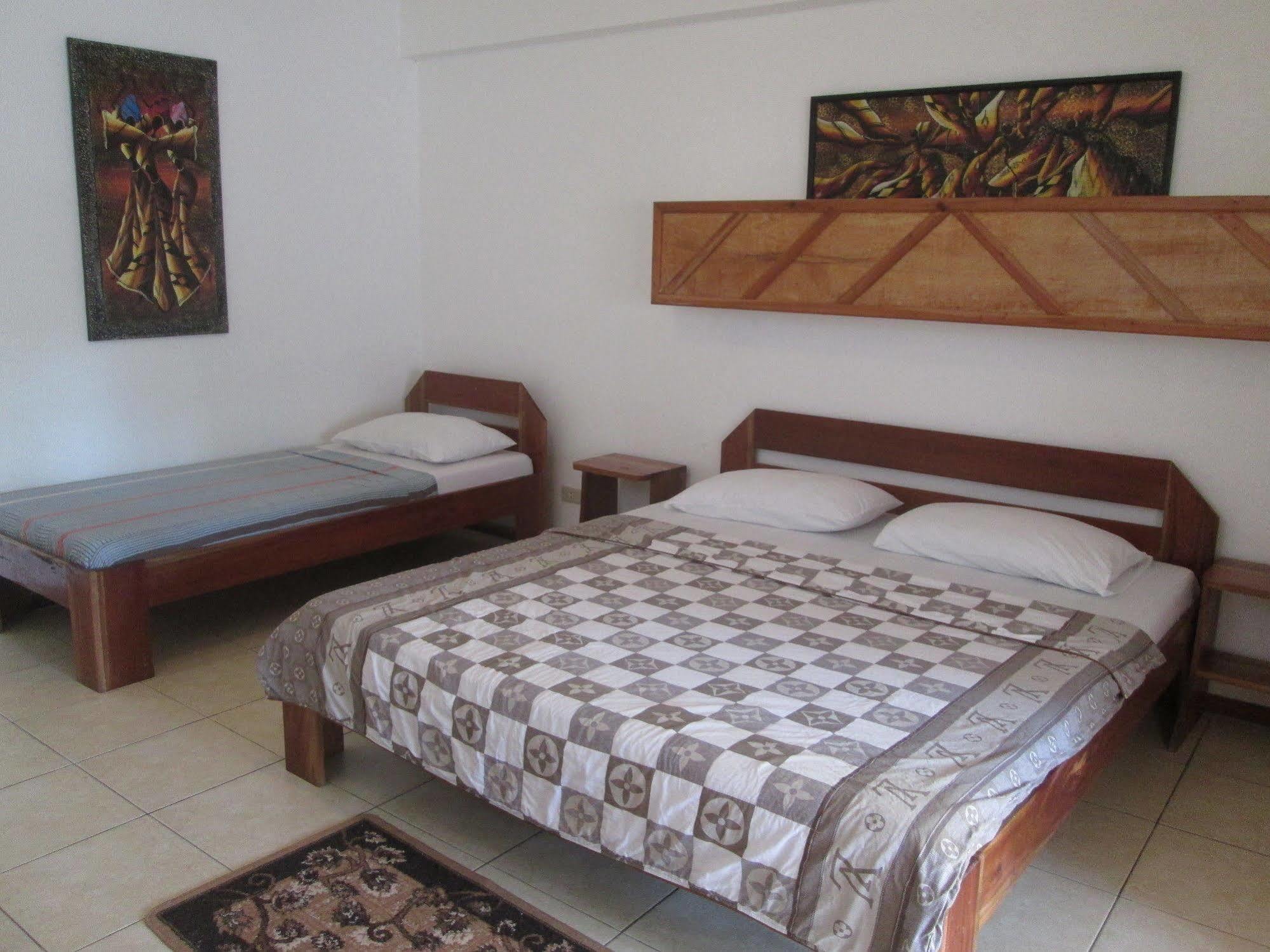 Bamboo Bungalows Resthouse Balabag (Boracay) Exterior foto