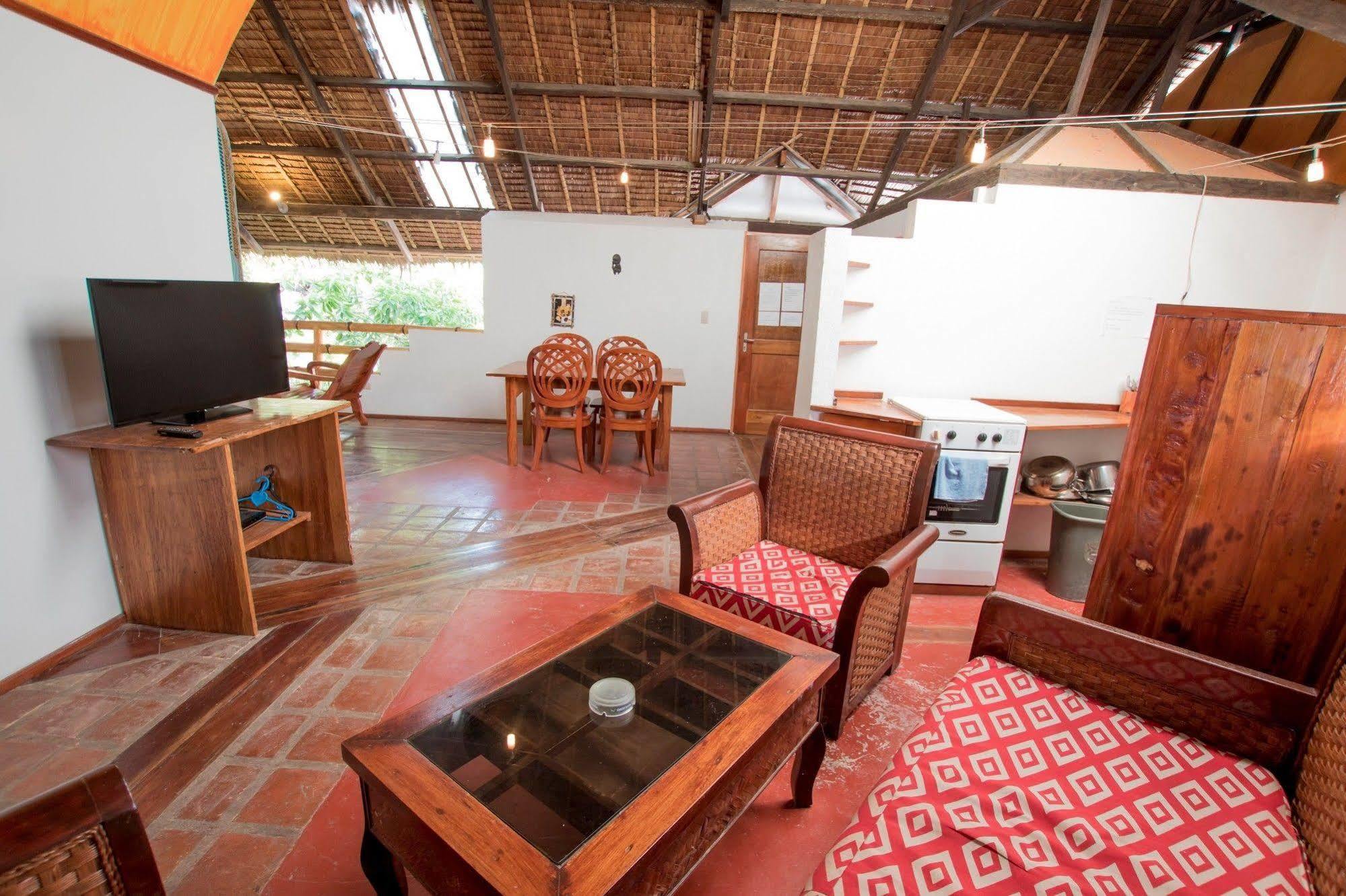 Bamboo Bungalows Resthouse Balabag (Boracay) Exterior foto
